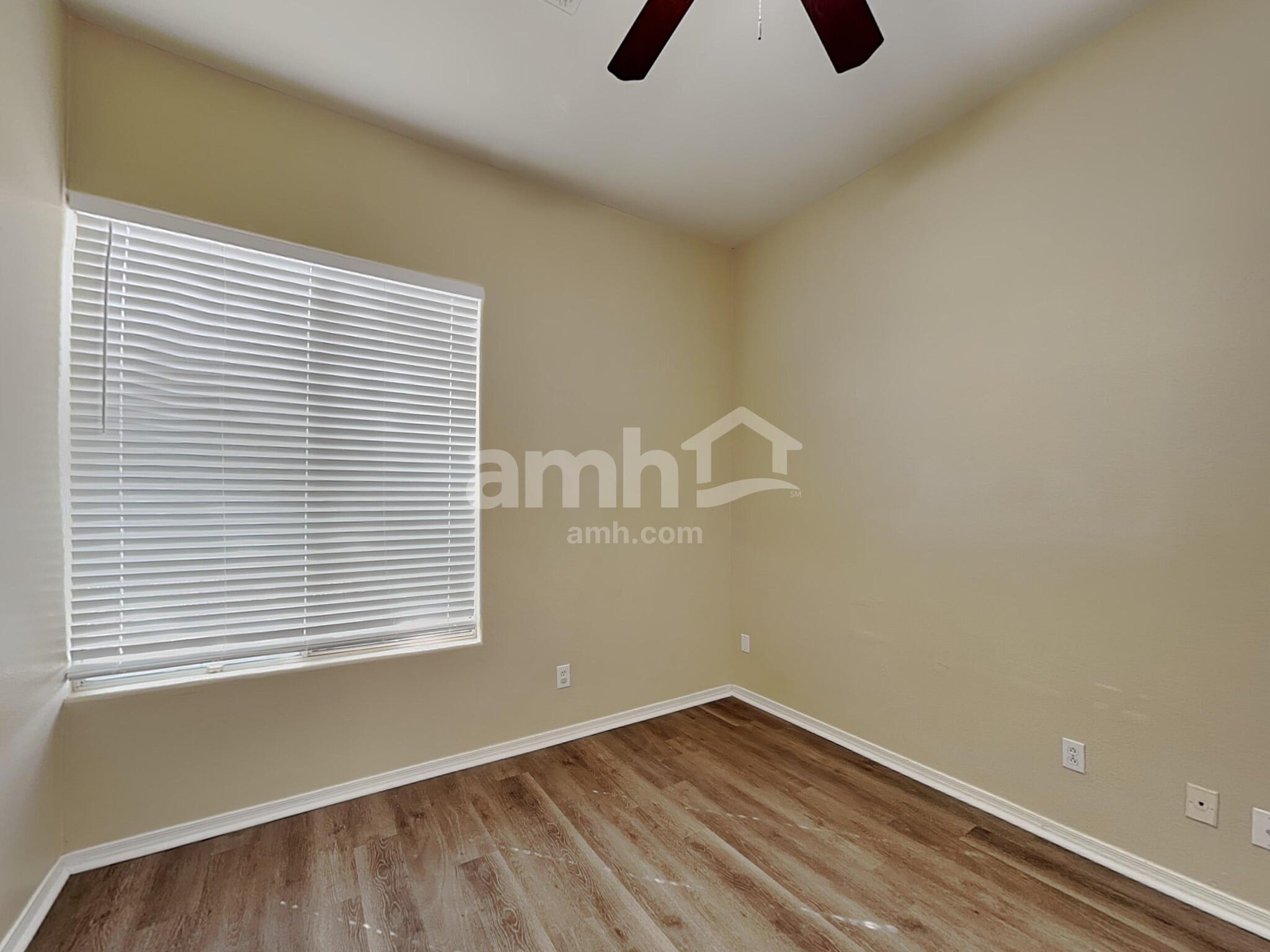 Building Photo - 13544 W Ironwood St