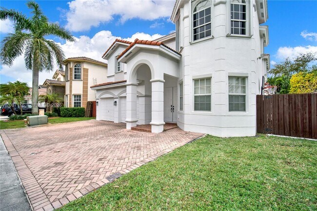 Building Photo - 8324 NW 115th Ct