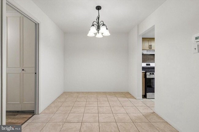 Building Photo - 521 Old Forge Crossing