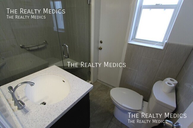 Building Photo - 619 Santa Fe Ln