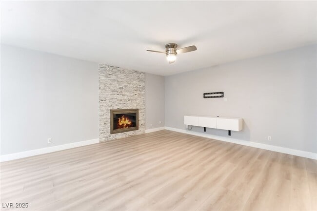 Building Photo - 2905 Kings Way