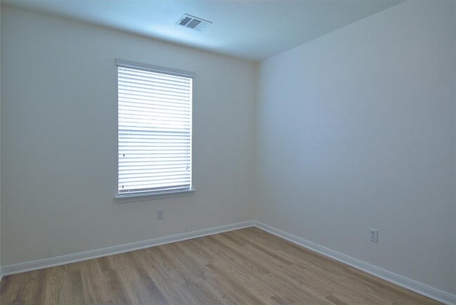 Building Photo - 4711 Giordano Dr