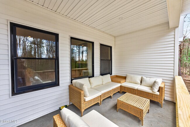 Building Photo - 622 Acland Blvd