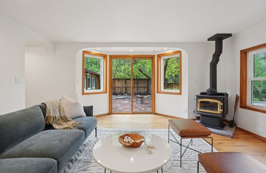 Building Photo - 8493 Lefthand Canyon Dr
