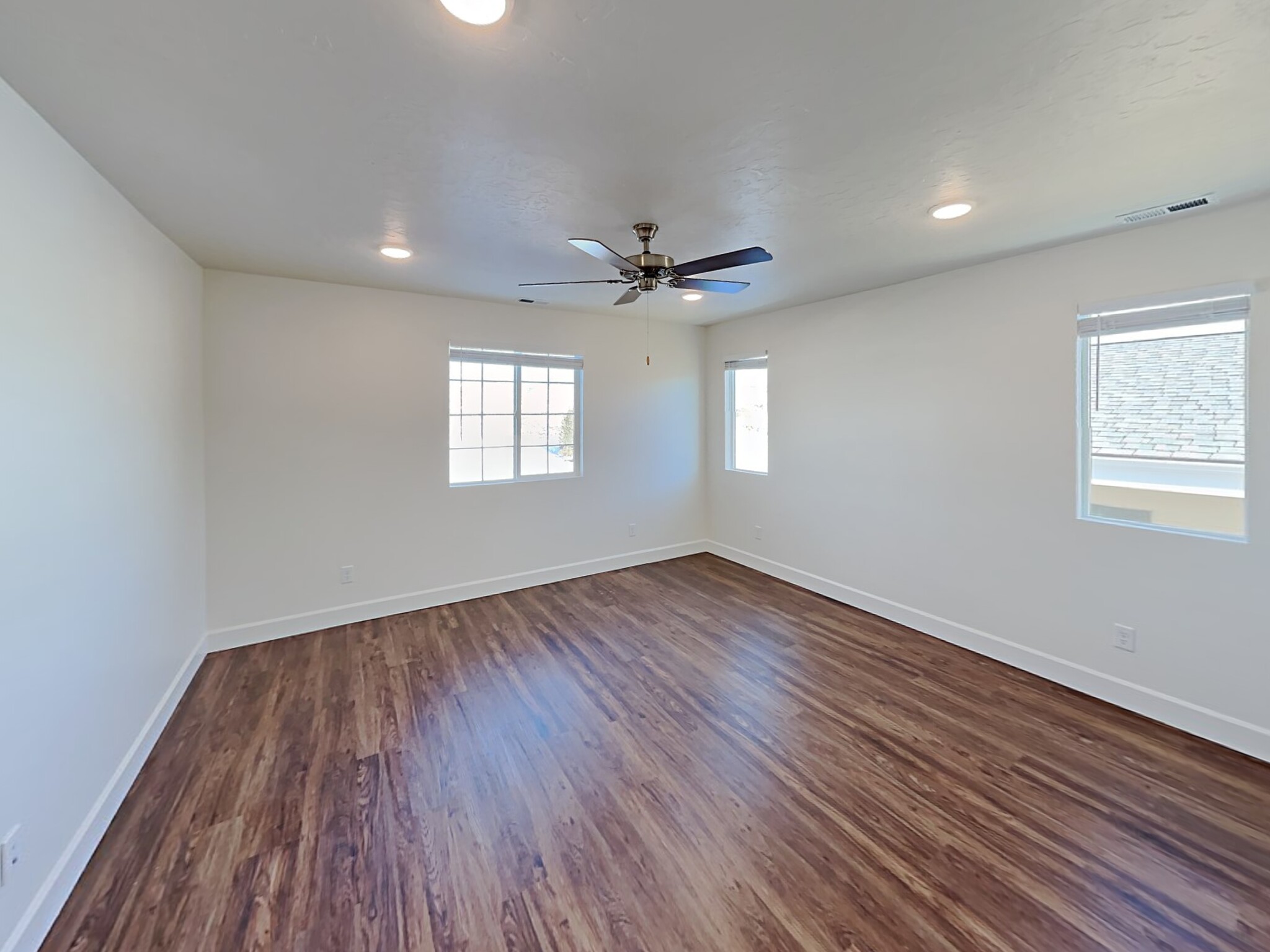 Building Photo - 6584 Old Forest Dr