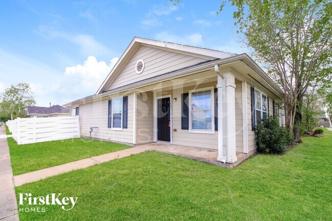 Building Photo - 1661 Nichole Woods Dr