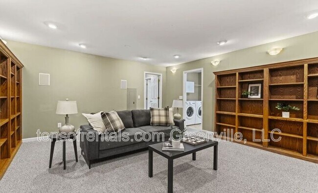 Building Photo - 1016 Old Boiling Springs Rd