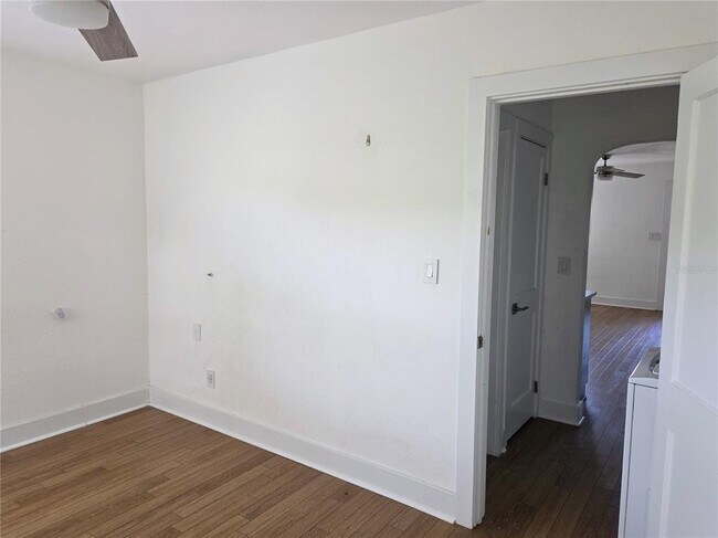 Building Photo - 855 22nd Ave N