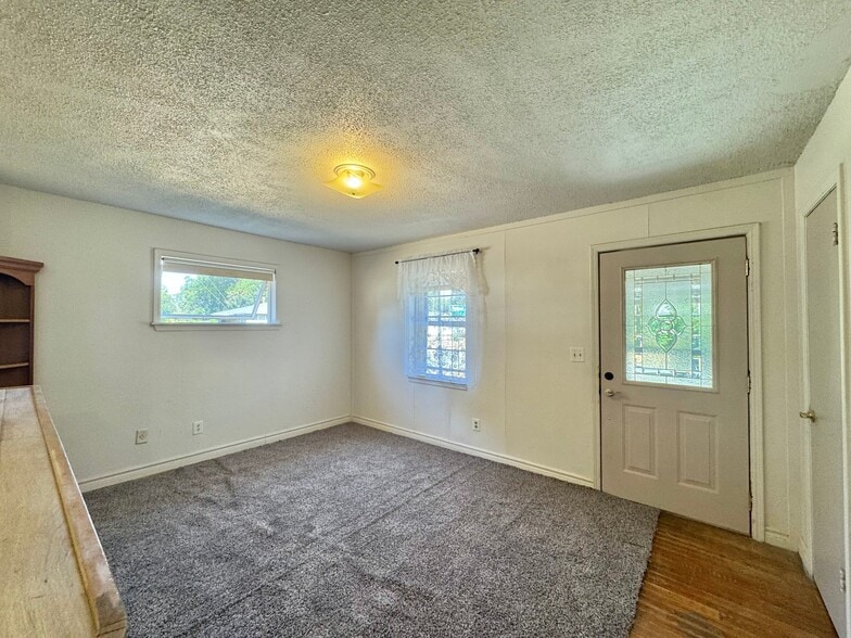 Building Photo - 3348 SW 23rd St
