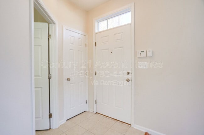 Building Photo - 23515 Forest Haven Way