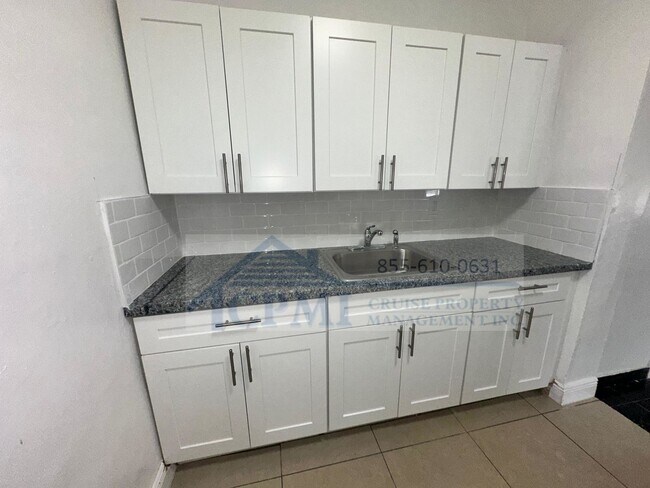 Building Photo - The perfect 3/1 single home in Pompano Beach - Washer and Dryer in unit!