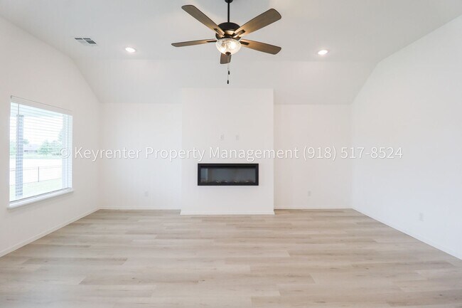 Building Photo - Stunning New Construction Simmons Home - 5 Bed 3 Bath - Pond View & Full Appliance Package!
