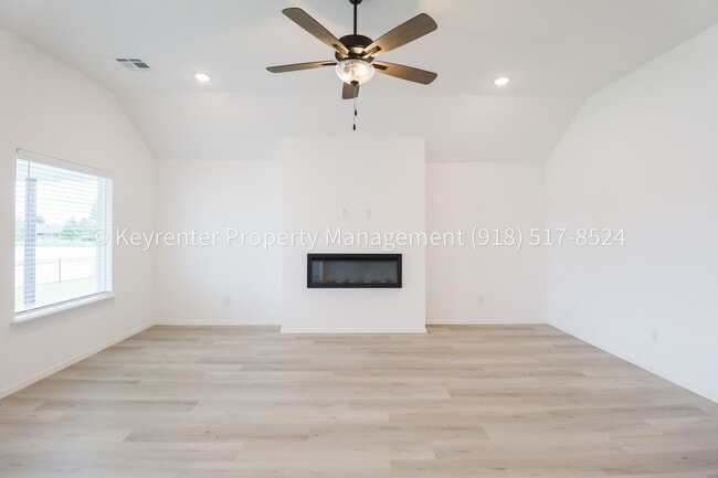 Building Photo - Stunning New Construction Simmons Home - 5 Bed 3 Bath