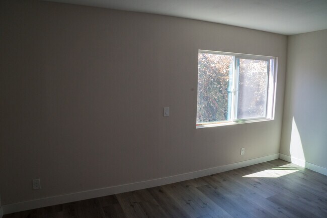 Building Photo - 14526 Garden Rd