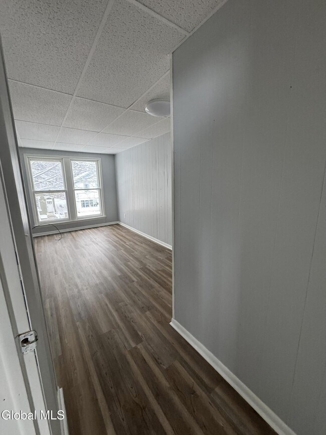 Building Photo - 219 S Main St