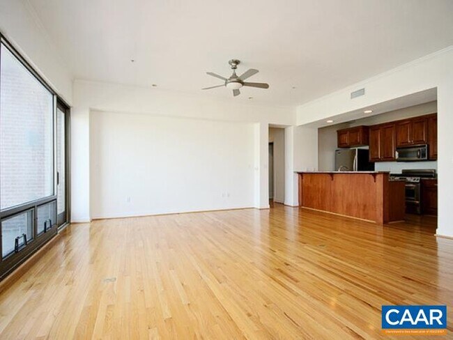 Building Photo - 112 5th St SE