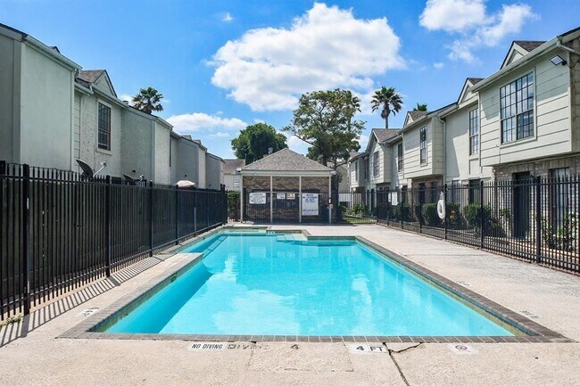 Building Photo - 8731 Village of Fondren Dr