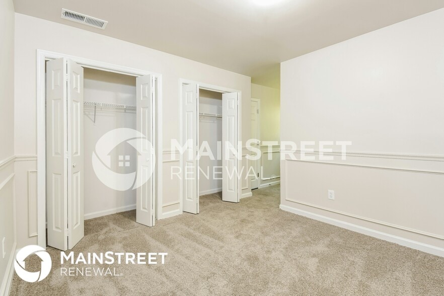 Building Photo - 3041 Jan Dr