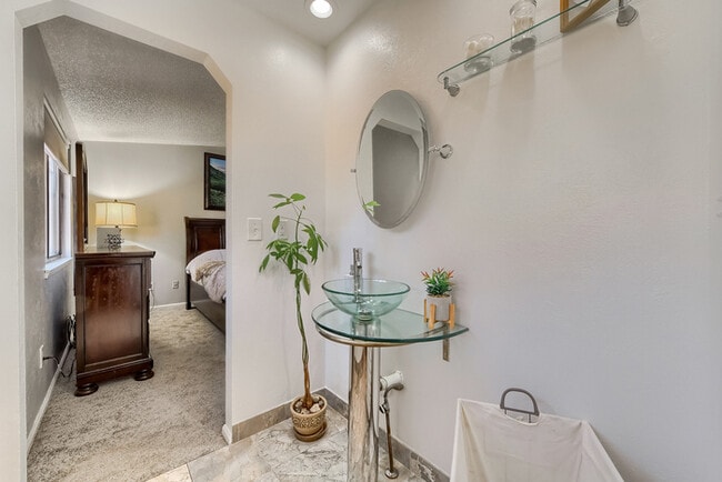 Building Photo - Charming 3 beds 2 baths in Centennial!