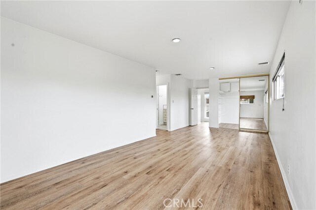 Building Photo - 6637 Balcom Ave