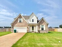 Building Photo - Now Leasing a 4-bedroom 25 bath home in Oakland.