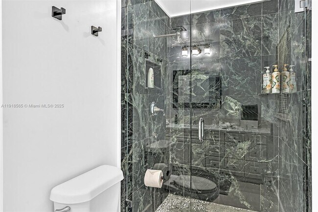 Building Photo - 2191 SW 27th Ln