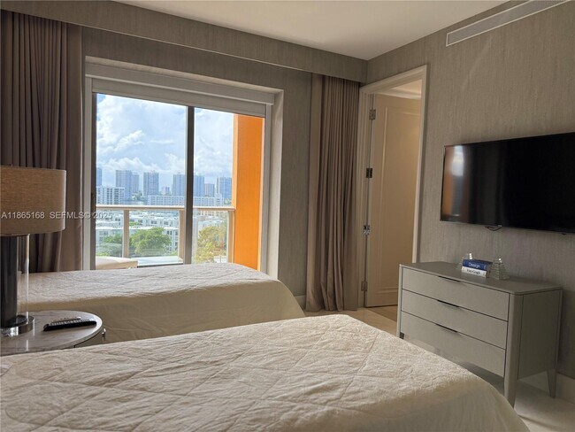 Building Photo - 17749 Collins Ave