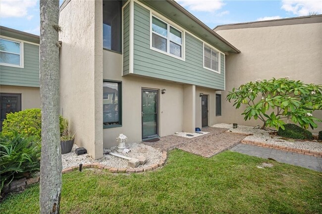 Building Photo - 1028 Apollo Beach Blvd