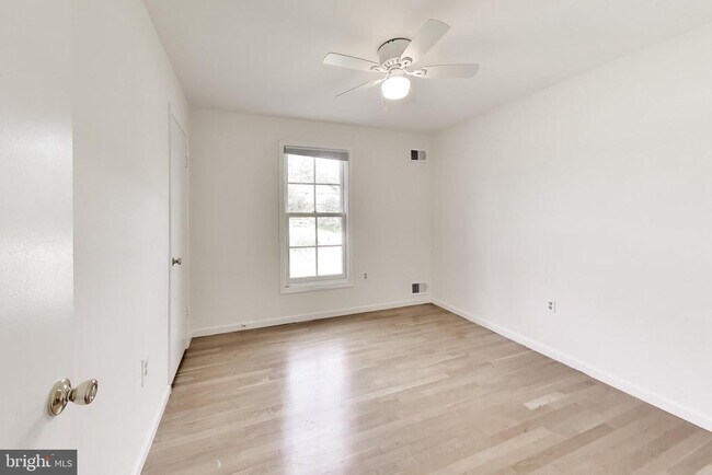 Building Photo - 7724 Fontaine St