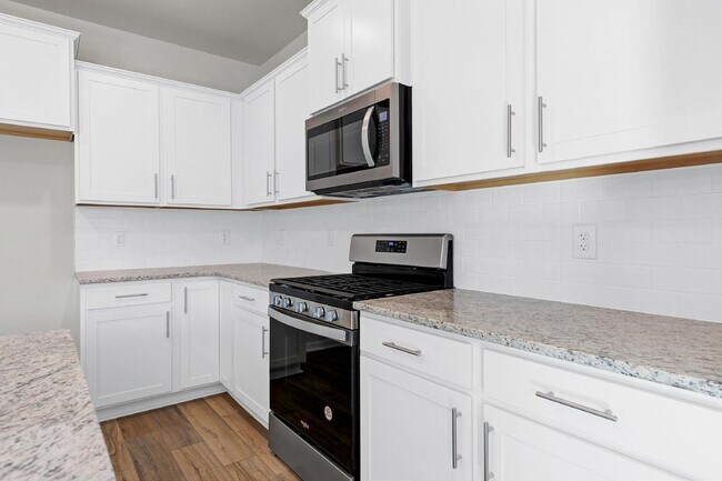 Building Photo - 580 Glen Clova Dr