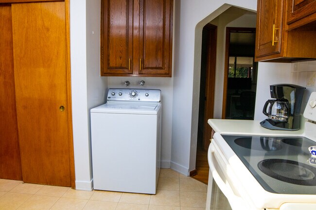 Building Photo - 6185 W 61st Ave