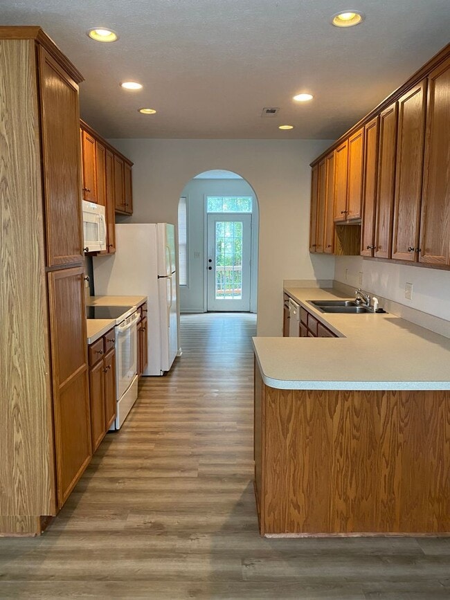 Building Photo - Townhouse for Rent in Taylor Springs