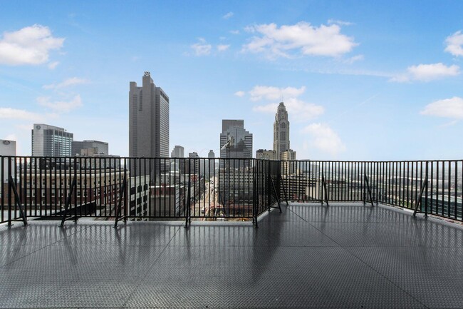 Building Photo - 145 N High St