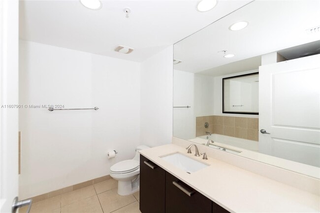 Building Photo - 333 NE 24th St