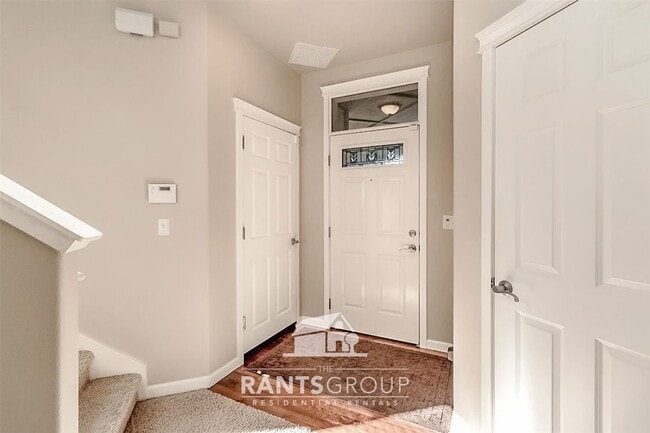 Building Photo - Gorgeous 2 Story Home! Located in Central Lacey!