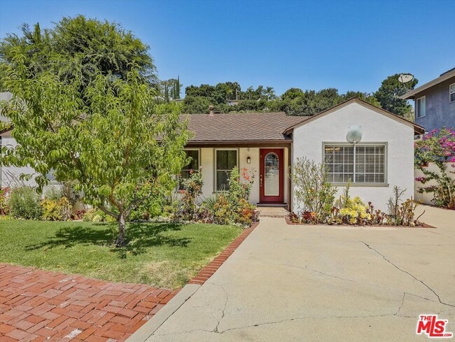 Building Photo - 4009 Beverly Glen Blvd