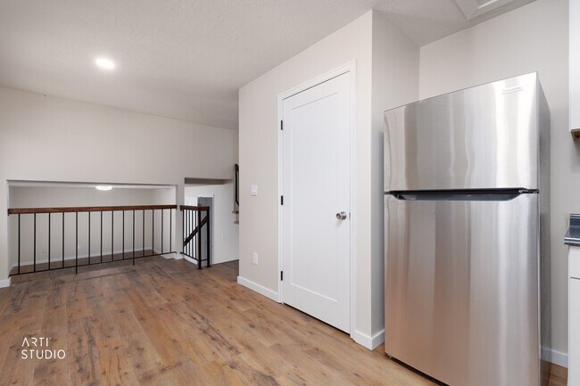 Building Photo - 965 Dorothea Way