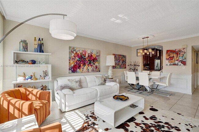 Building Photo - 330 SE 2nd St