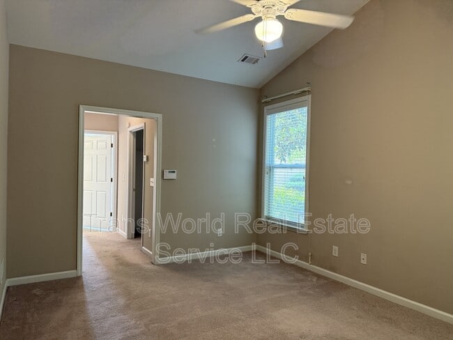 Building Photo - 484 Grayson Way