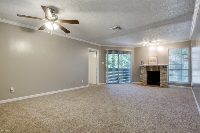 Building Photo - 2 br, 1 bath  - Valencia at Medical