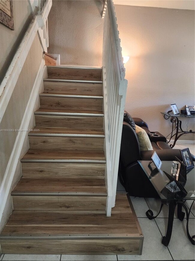 Building Photo - 2717 SE 15th Pl