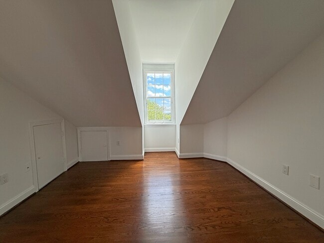Building Photo - 3267 N St NW