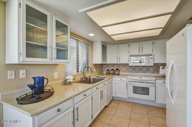 Building Photo - 9630 W Tonto Ln