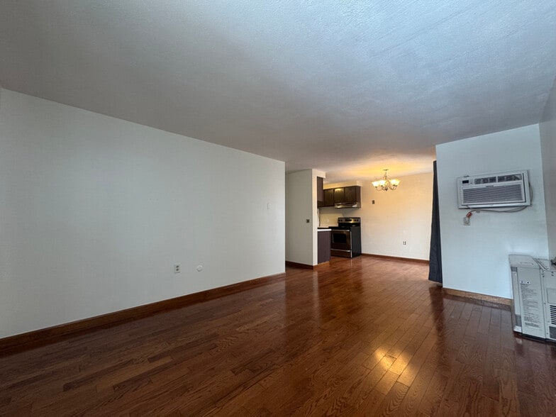 Building Photo - 126 Watertree Dr