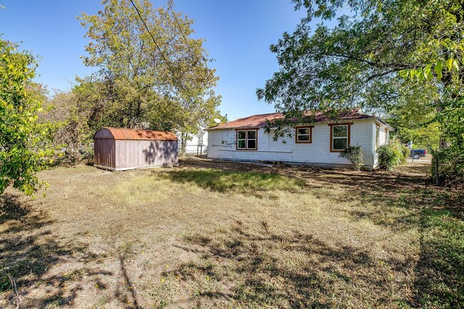 Building Photo - Remodeled 3 Bed, 1 Bath Home in Morningsid...