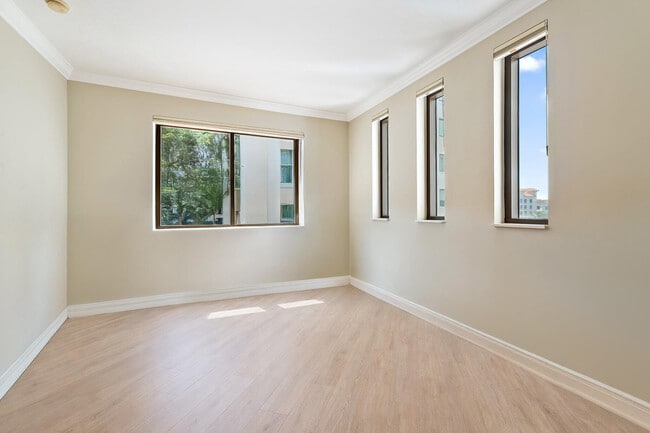 Building Photo - 3630 Gardens Pkwy