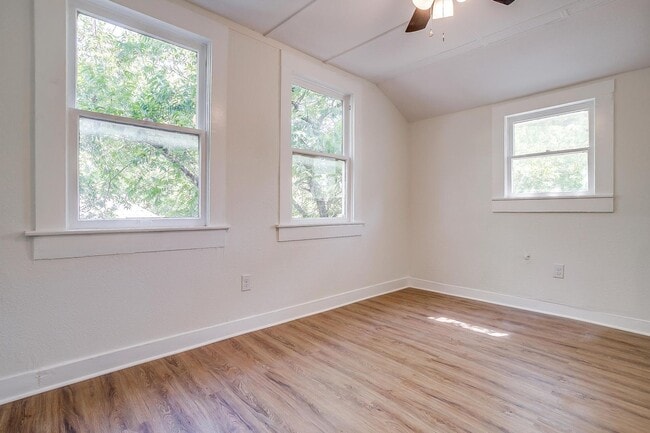 Building Photo - Large Newly Remodeled Home in Historic Fai...