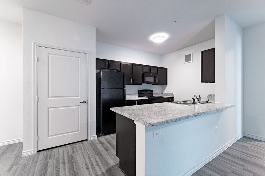 Building Photo - 2900 La Junta St