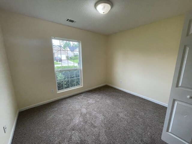 Building Photo - 547 Cranberry Cir