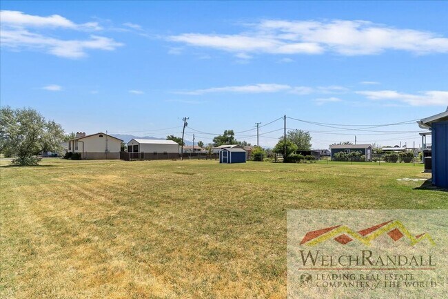 Building Photo - Charming Single Family Home in Hooper